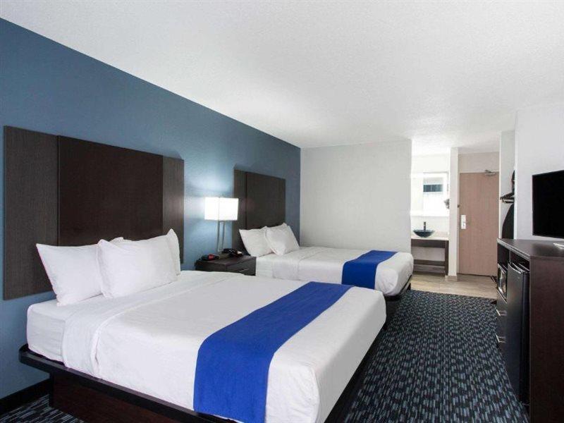Baymont By Wyndham Charlotte University Ngoại thất bức ảnh