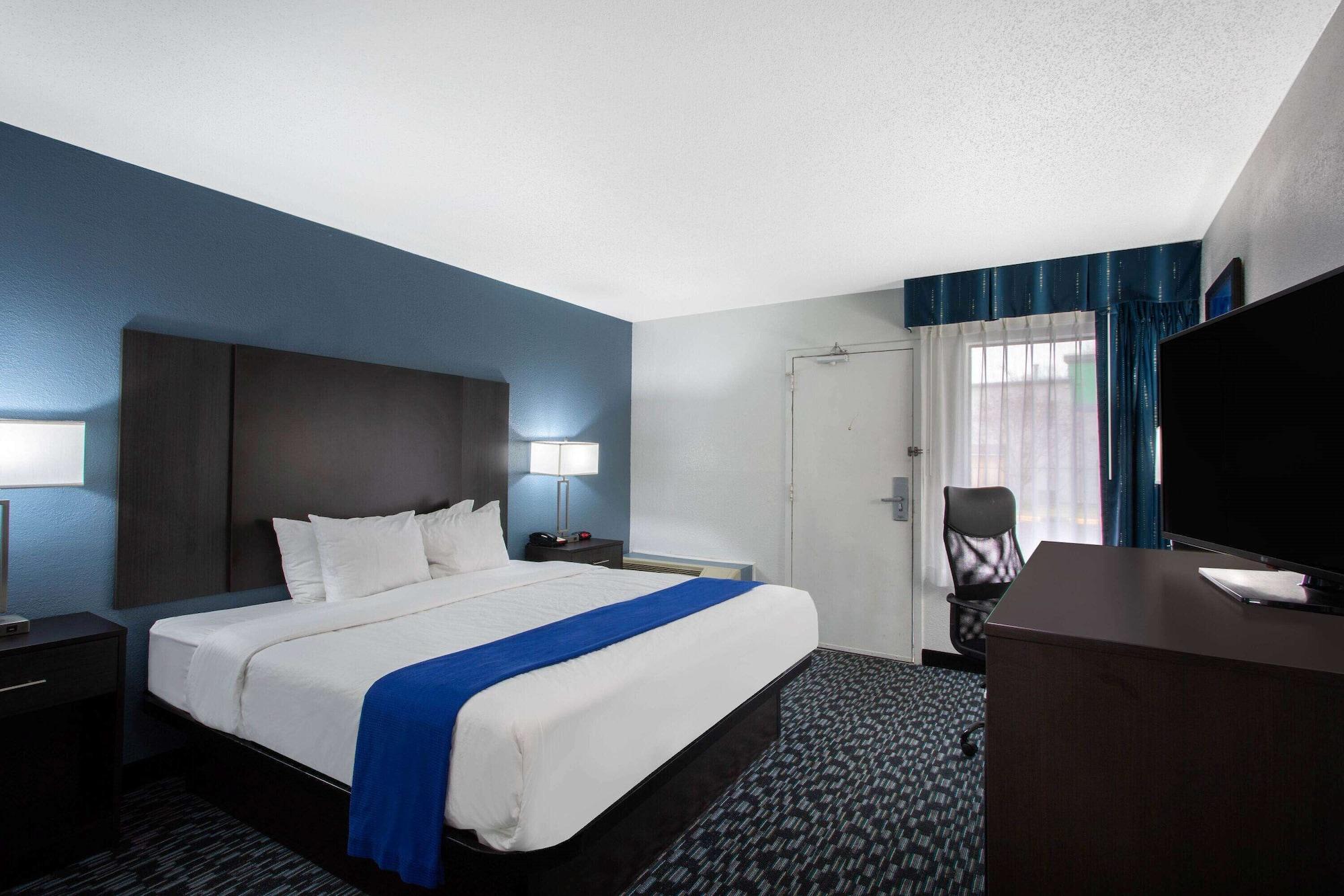 Baymont By Wyndham Charlotte University Ngoại thất bức ảnh