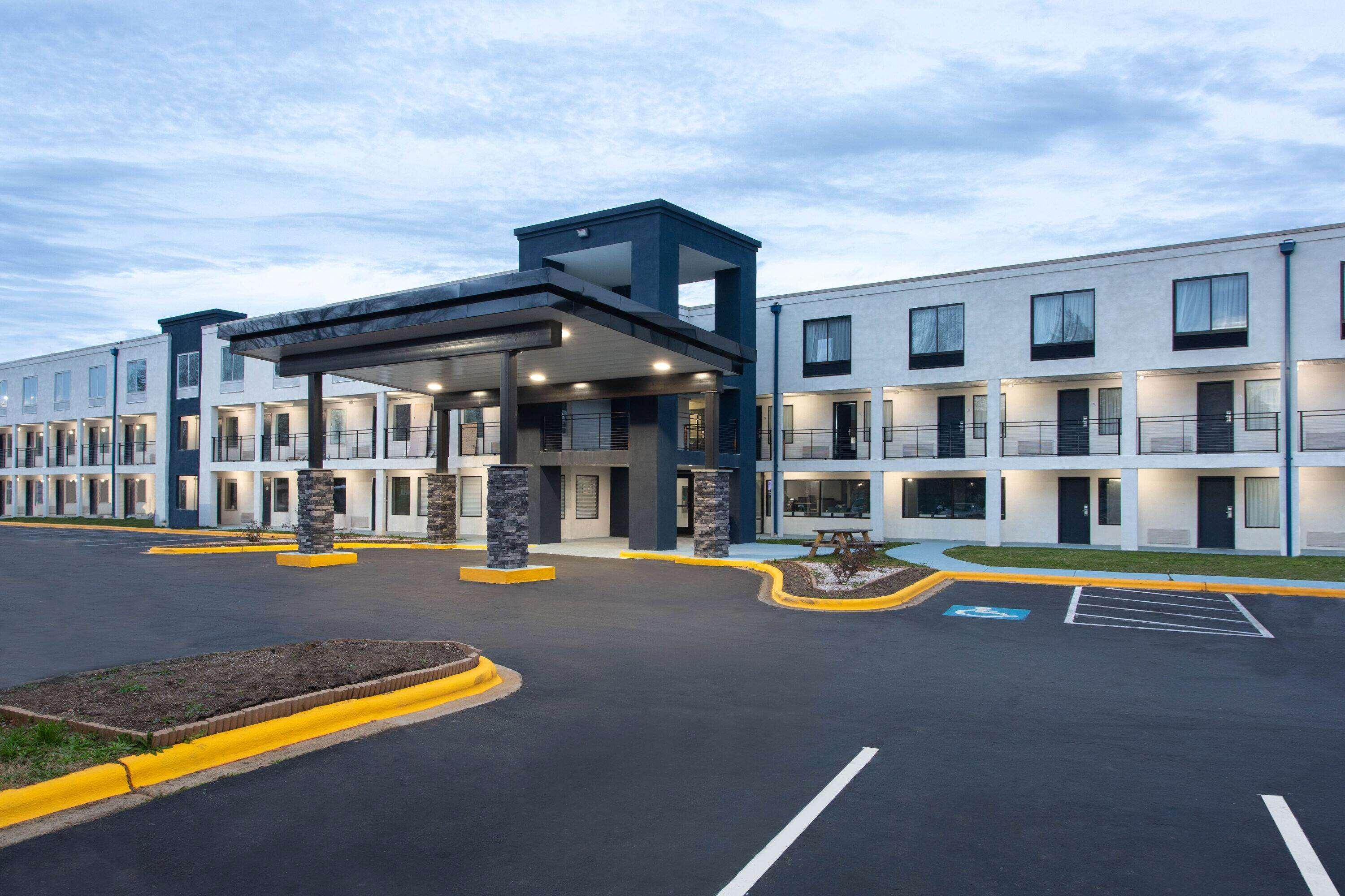 Baymont By Wyndham Charlotte University Ngoại thất bức ảnh