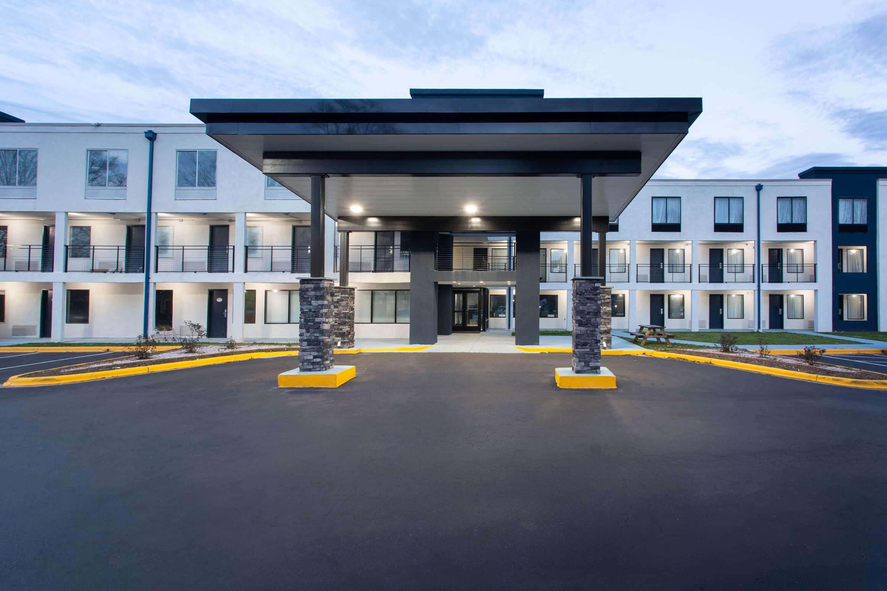 Baymont By Wyndham Charlotte University Ngoại thất bức ảnh